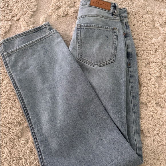 Pacsun-Light Wash Distressed Women’s Jeans - Casual High-Rise - Picture 2 of 5